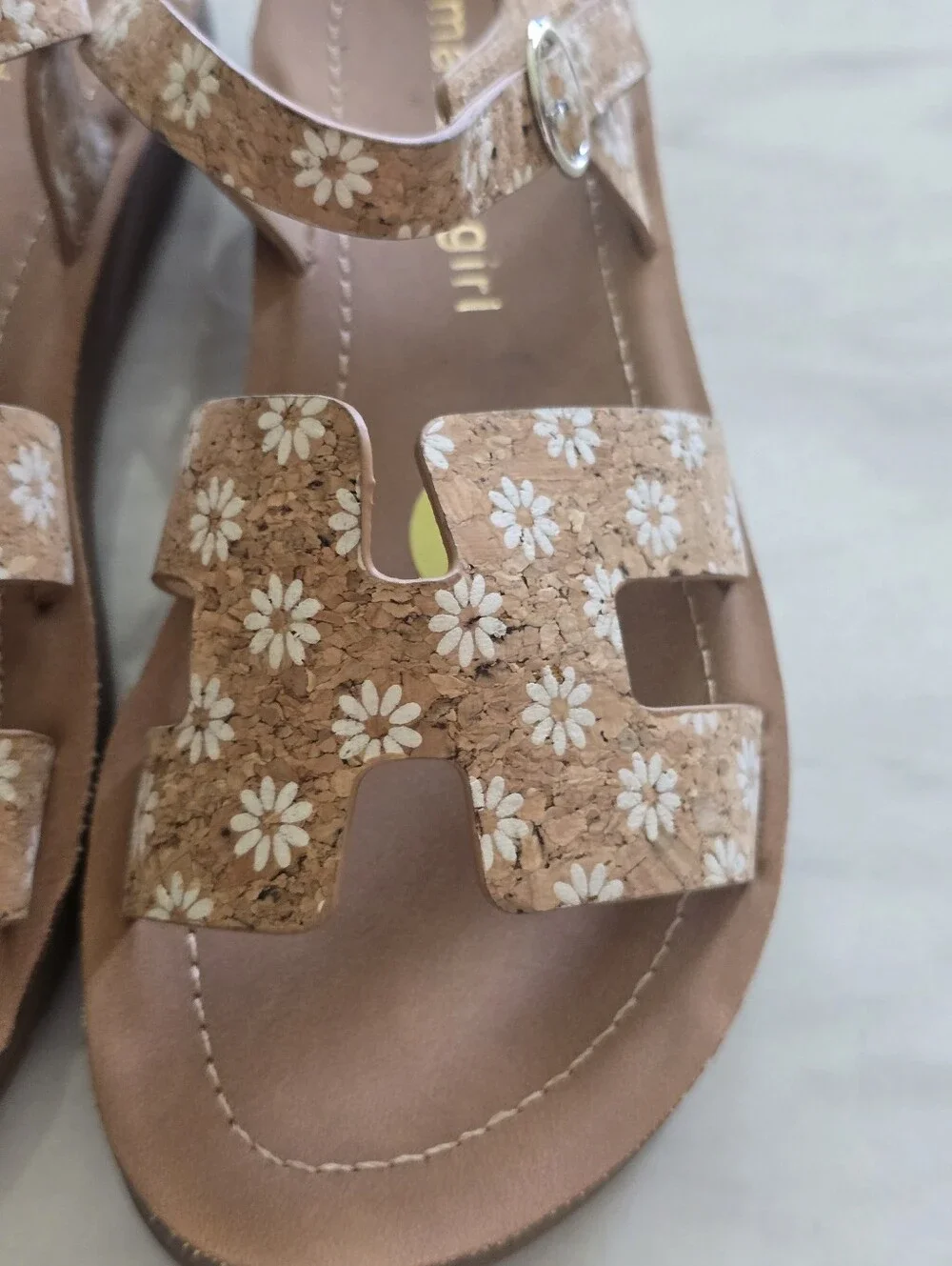 Madden Girl Floral Cork Flat Sandals Size 1 Tan White Daisy Ankle Strap Boho